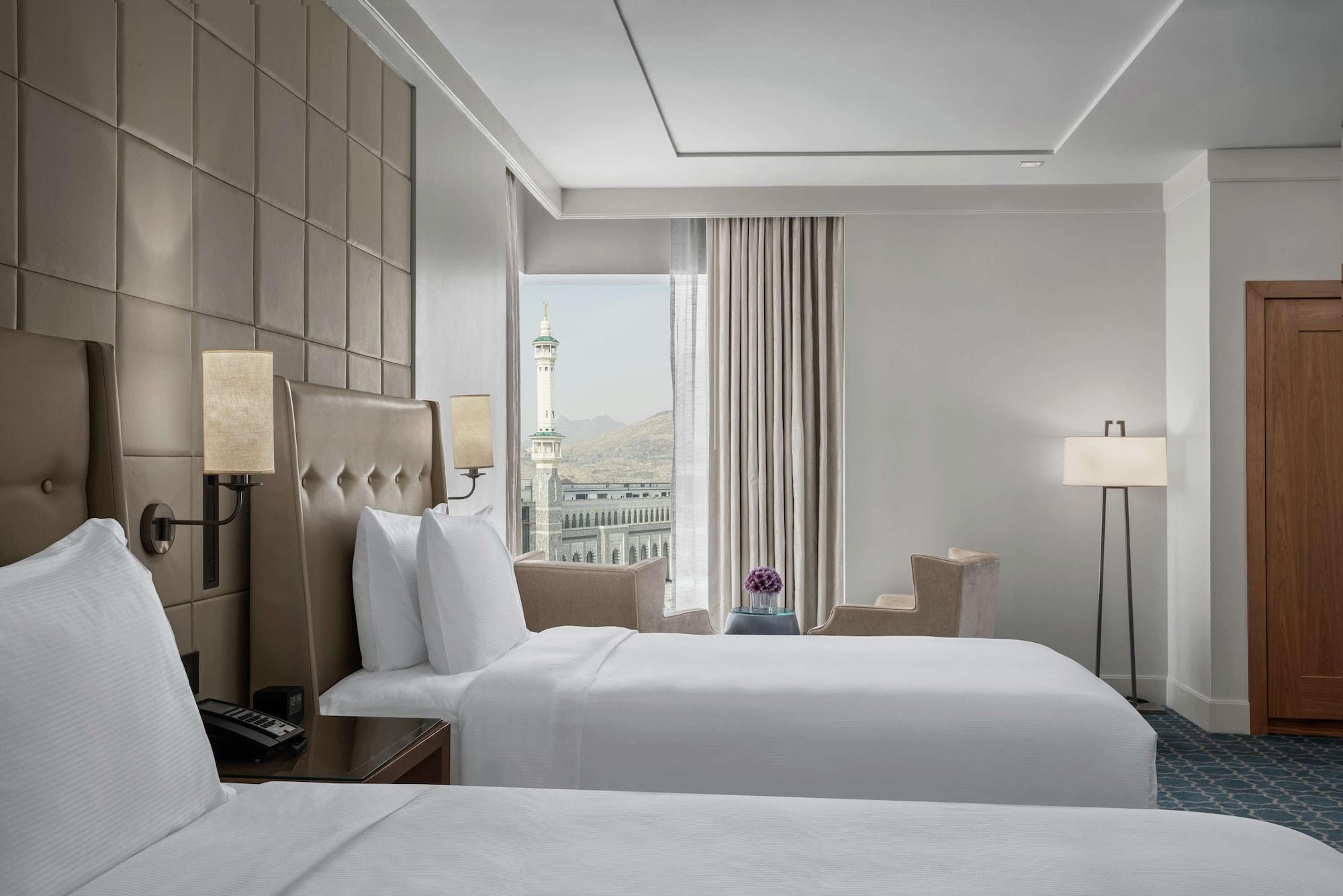 ฮิลตัน มักกะฮ์ คอนเวนชั่น โฮเต็ล Hotel Mecca ภายนอก รูปภาพ A room at the hotel
