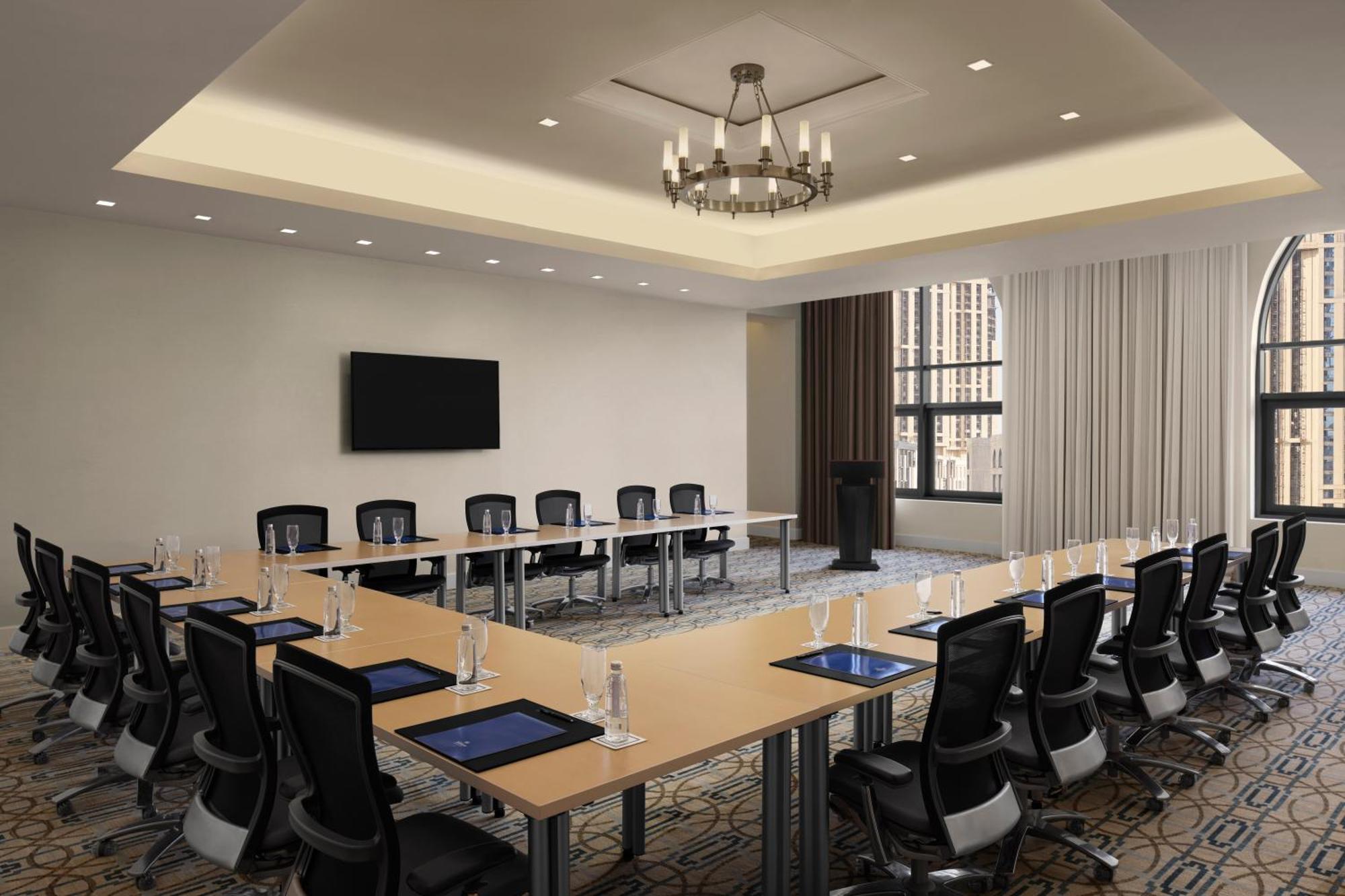 ฮิลตัน มักกะฮ์ คอนเวนชั่น โฮเต็ล Hotel Mecca ภายนอก รูปภาพ U-shaped meeting room
