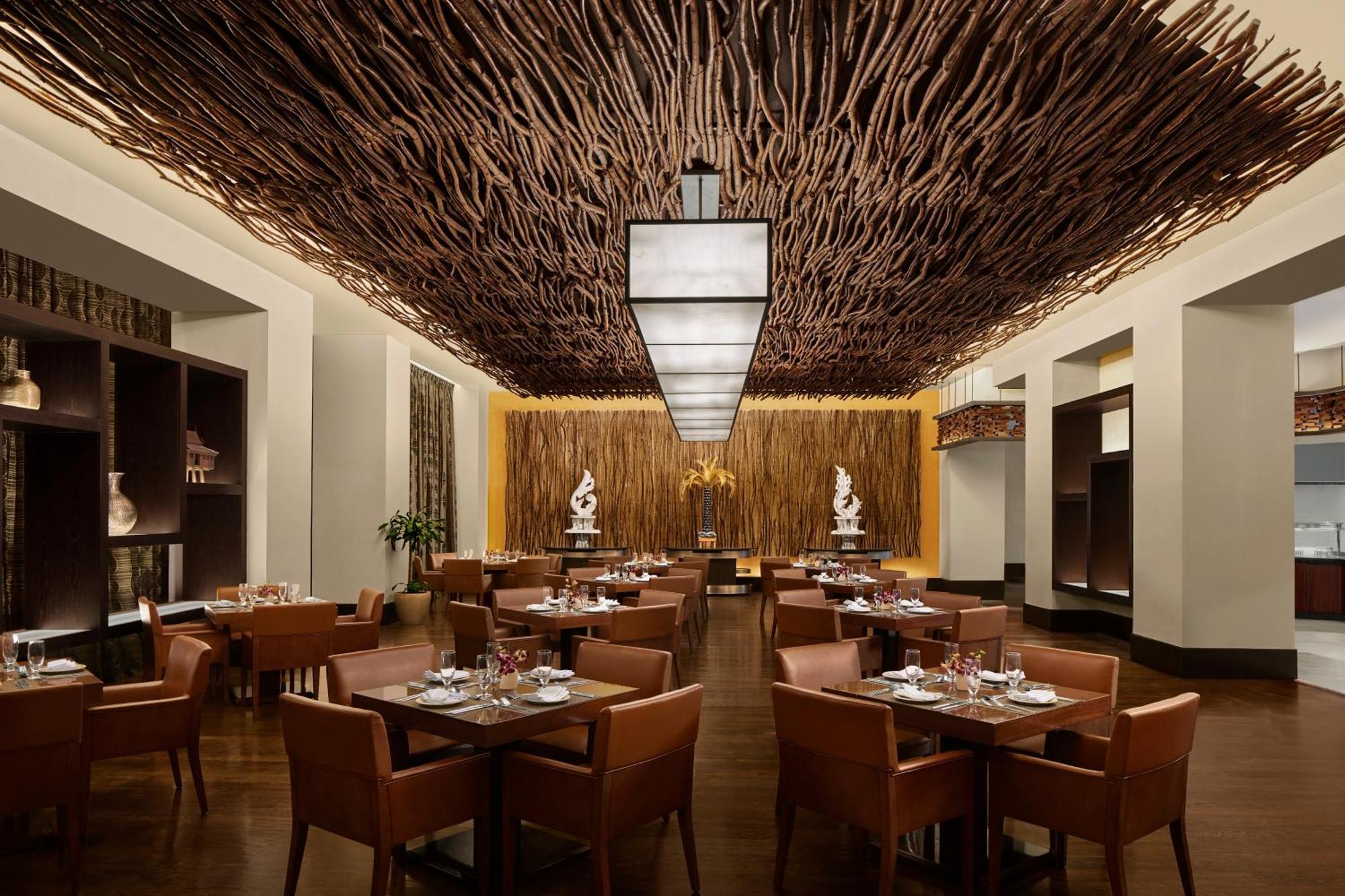 ฮิลตัน มักกะฮ์ คอนเวนชั่น โฮเต็ล Hotel Mecca ภายนอก รูปภาพ Interior of the restaurant